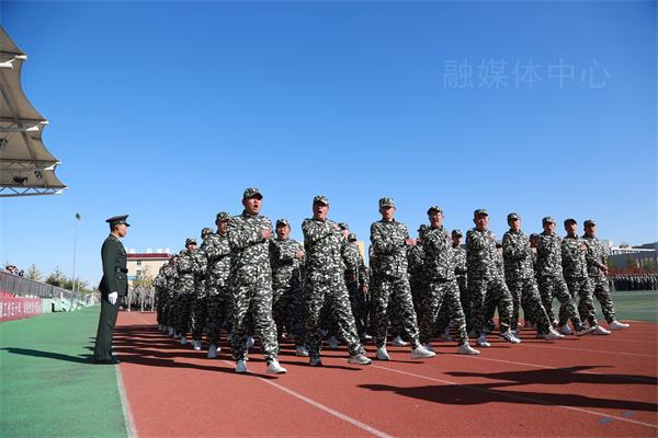 辽宁机电职业技术学院举行2021—2022学年度开学典礼暨新生军训汇报表演